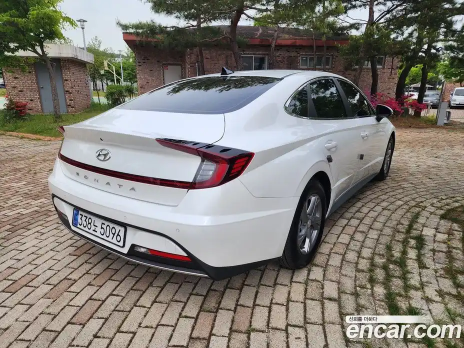 Hyundai Sonata 2022 2.0 гидро в Москве № 1903436, фото 6
