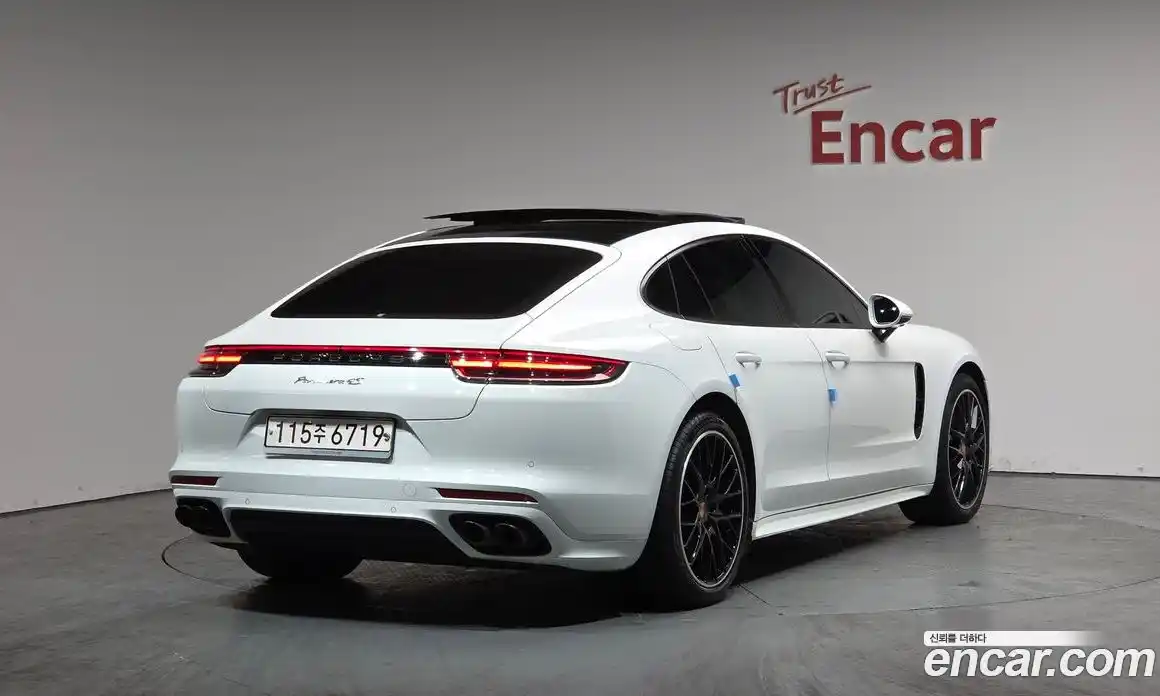 Porsche Panamera 2018 3.0 гидро в Москве № 197648, фото 1