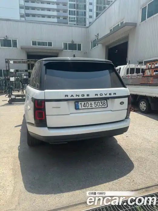 Land Rover Range-Rover 2018 4.4 гидро в Москве № 1982061, фото 2