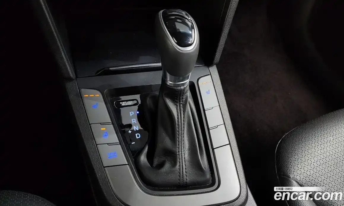 Hyundai Avante 2015 1.6 гидро в Москве № 2050258, фото 9