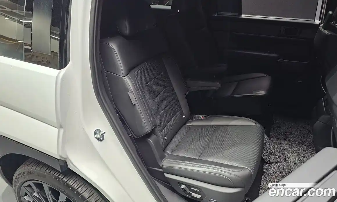 Hyundai Santa Fe 2023 2.5 гидро в Москве № 2050341, фото 12