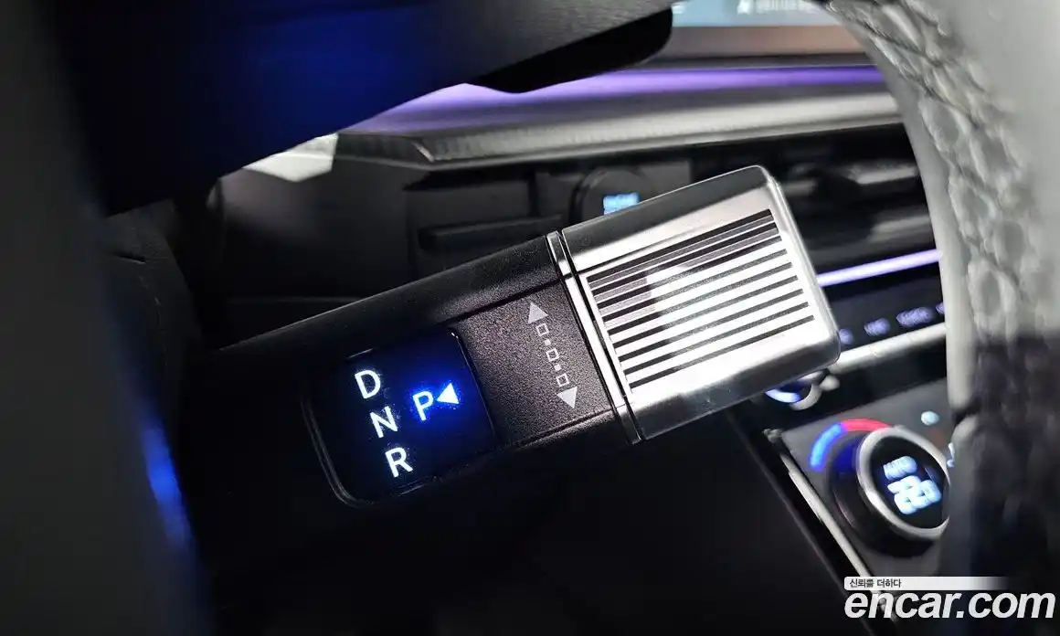 Hyundai Santa Fe 2023 2.5 гидро в Москве № 2050341, фото 9