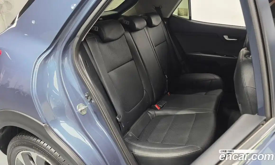 Kia Stonic 2017 1.6 гидро в Москве № 2051323, фото 17