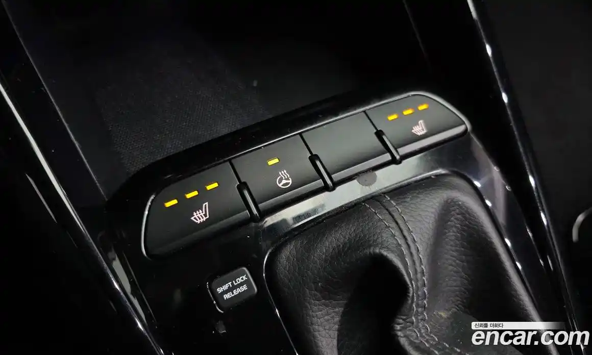 Kia Stonic 2017 1.6 гидро в Москве № 2051323, фото 25