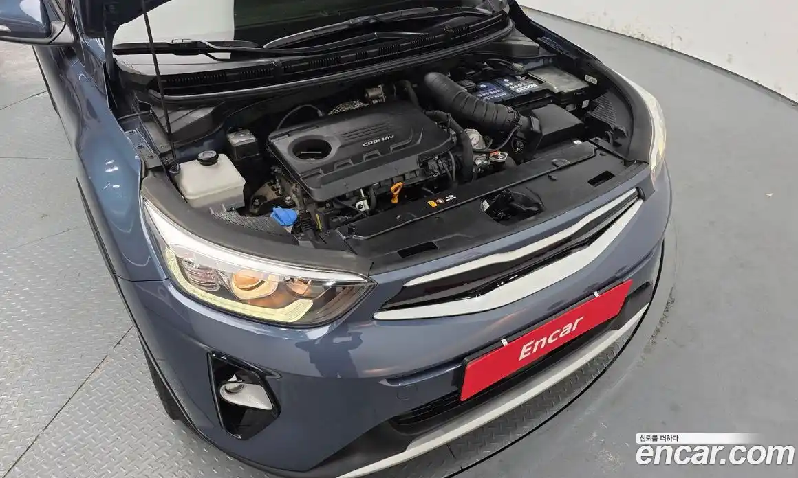 Kia Stonic 2017 1.6 гидро в Москве № 2051323, фото 6