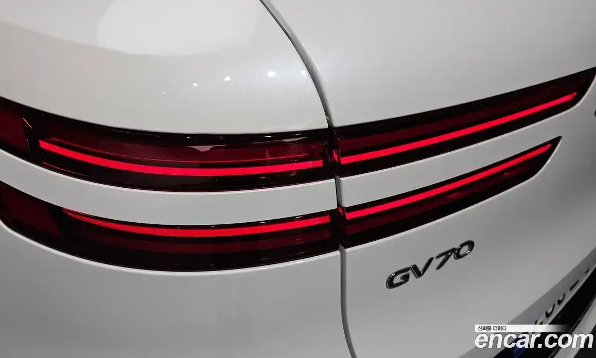 Genesis GV70 2023 2.5 гидро в Москве № 2051525, фото 9