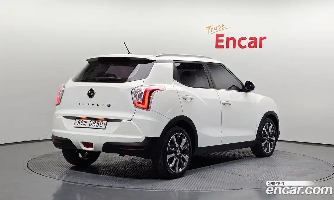 SsangYong TIBOLI 2016 1.6 гидро в Москве № 2052643, фото 2