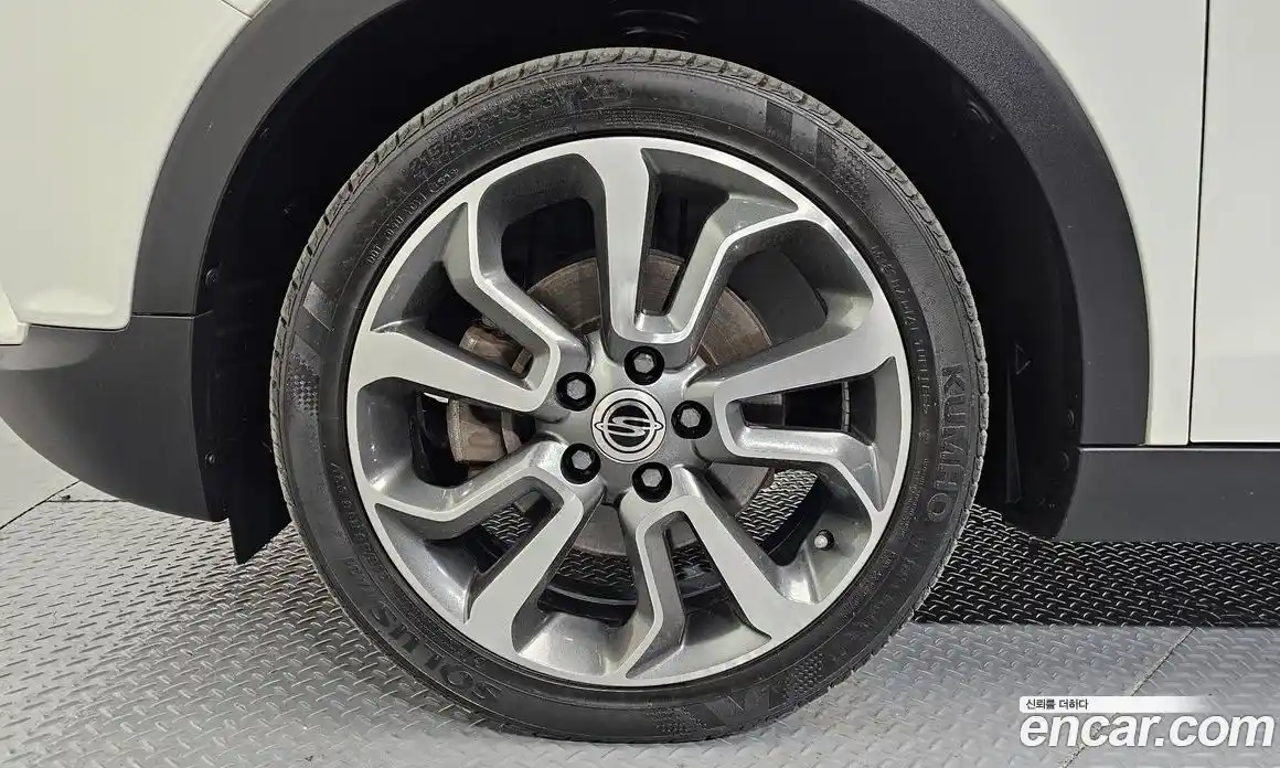 SsangYong TIBOLI 2016 1.6 гидро в Москве № 2052643, фото 5