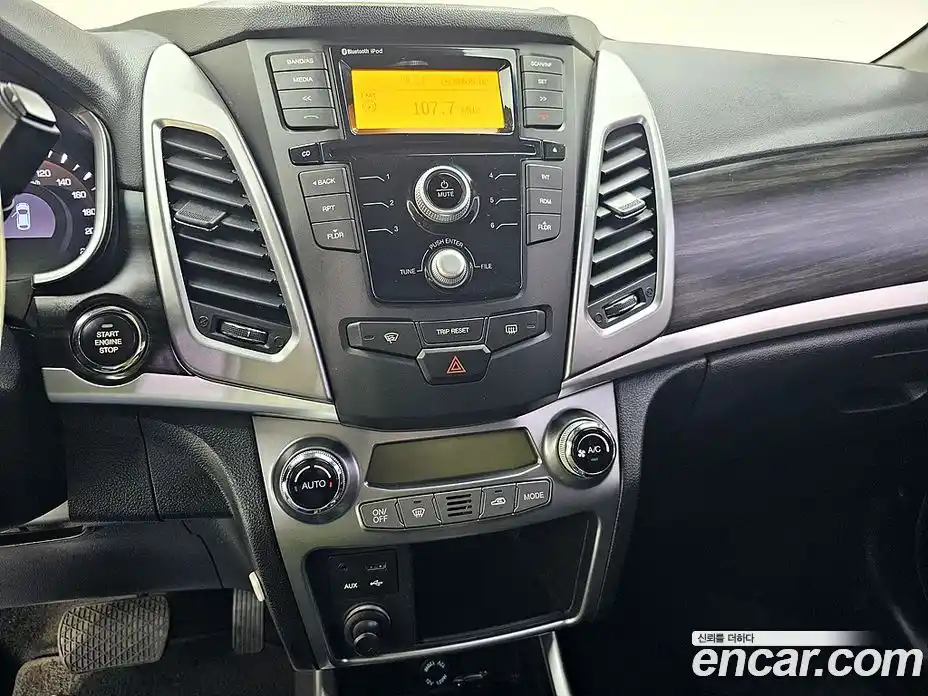 SsangYong Korando 2014 2.0 гидро в Москве № 2052694, фото 14