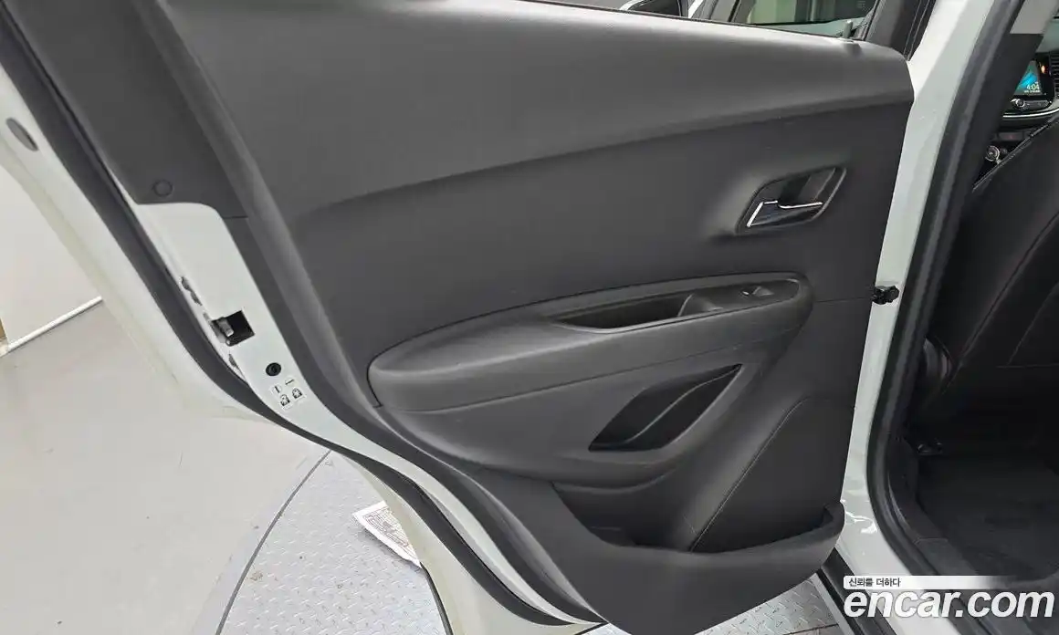 Chevrolet Trax 2017 1.4 гидро в Москве № 2053632, фото 15