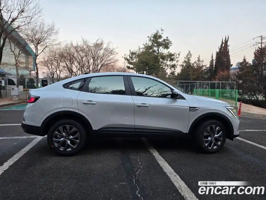 Renault Arkana 2026 1.6 гидро в Москве № 2053839, фото 4