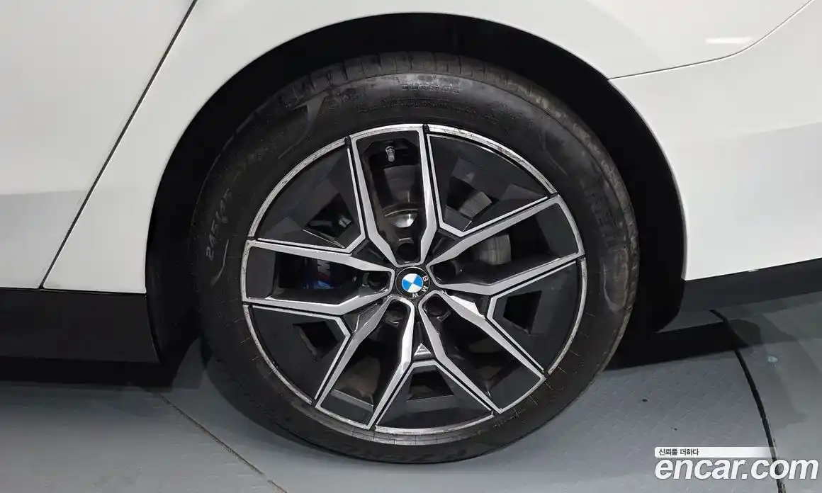 BMW 5-Series 2025 2.0 гидро в Москве № 2056339, фото 6