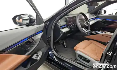 BMW 5-Series 2025 2.0 гидро в Москве № 2056355, миниатюра 10