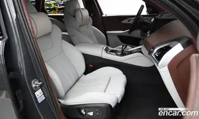 BMW XM 2023 4.4 гидро в Москве № 2056553, миниатюра 10