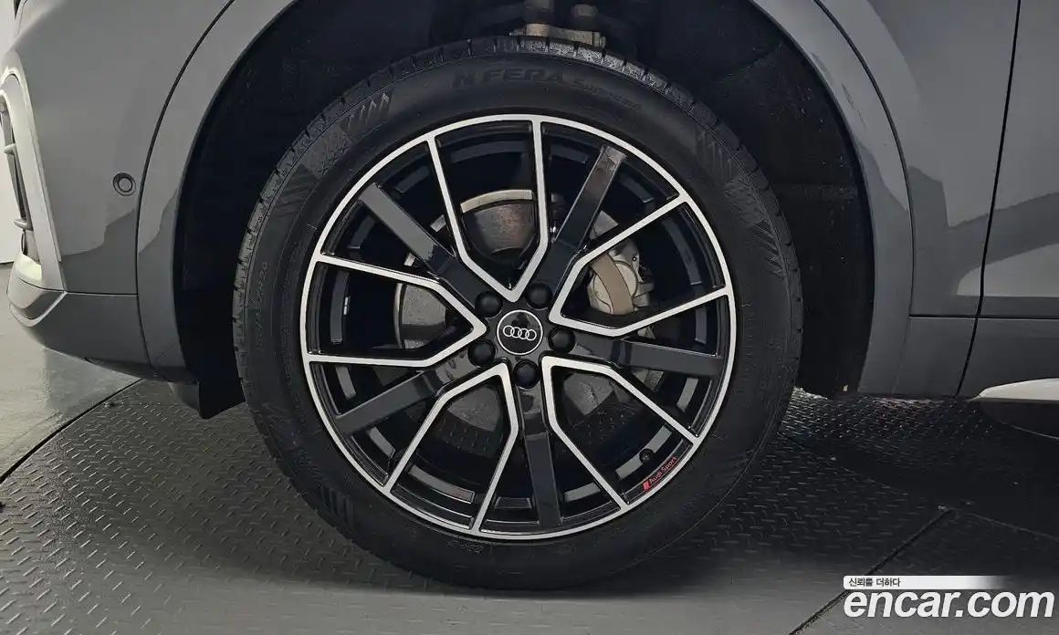 Audi Q5 2022 2.0 гидро в Москве № 2056897, фото 4