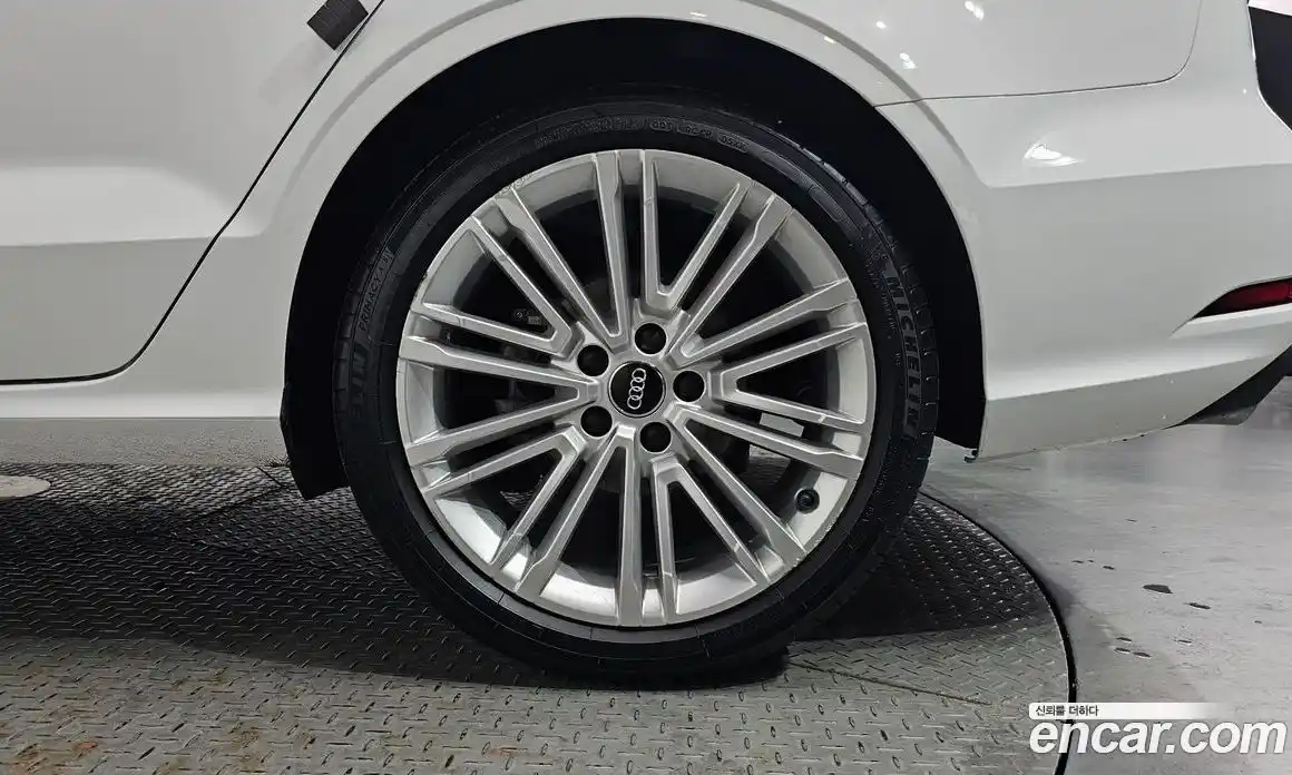 Audi A3 2018 2.0 гидро в Москве № 2057339, фото 7