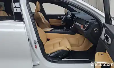 Volvo V60 2021 2.0 гидро в Москве № 2057880, миниатюра 11