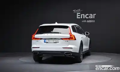 Volvo V60 2021 2.0 гидро в Москве № 2057880, миниатюра 4