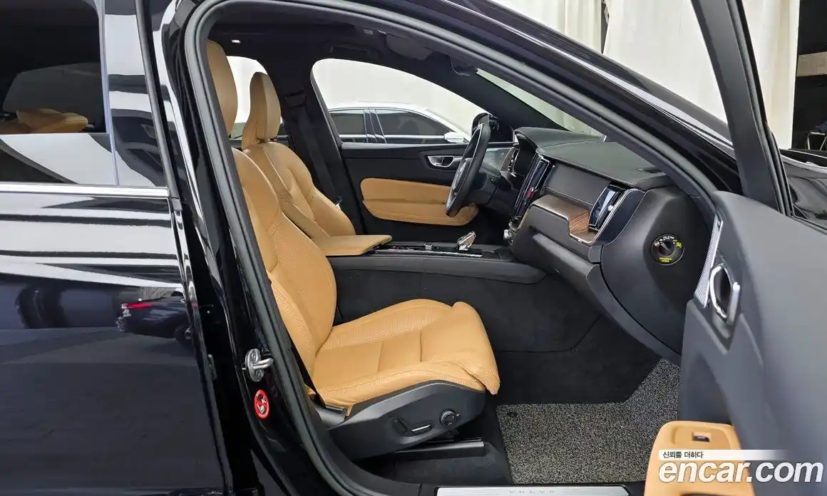 Volvo XC60 2022 2.0 гидро в Москве № 2057940, фото 16