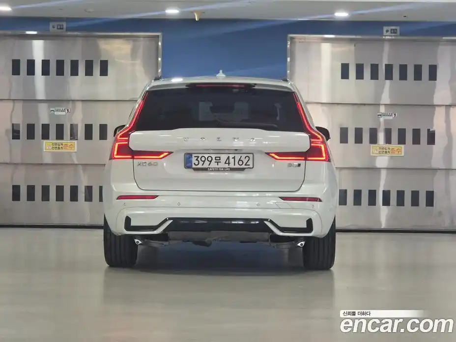Volvo XC60 2025 2.0 гидро в Москве № 2058116, фото 4