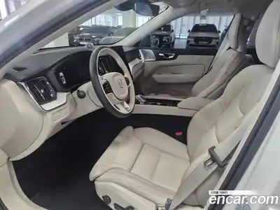 Volvo XC60 2025 2.0 гидро в Москве № 2058116, миниатюра 9