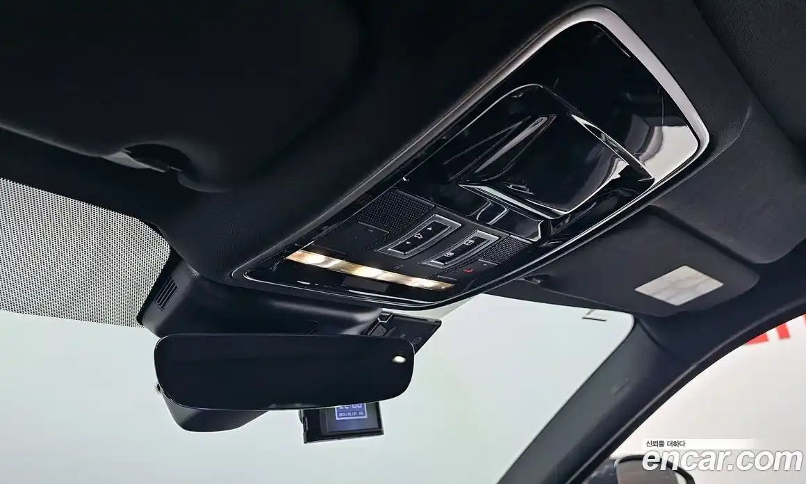 Land Rover Range-Rover Velar 2017 2.0 гидро в Москве № 2059034, фото 16