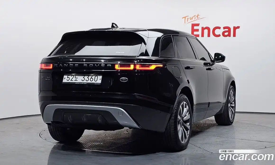 Land Rover Range-Rover Velar 2017 2.0 гидро в Москве № 2059034, фото 2