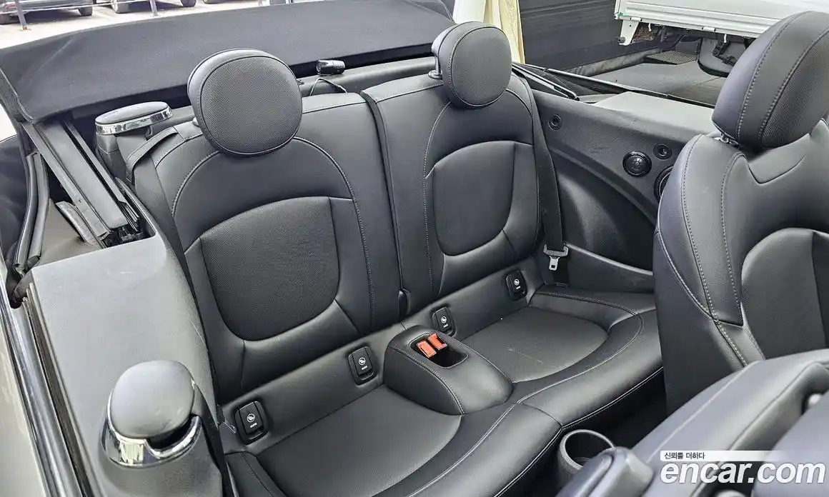 Mini Cooper Convertible 2016 2.0 гидро в Москве № 2059607, фото 12
