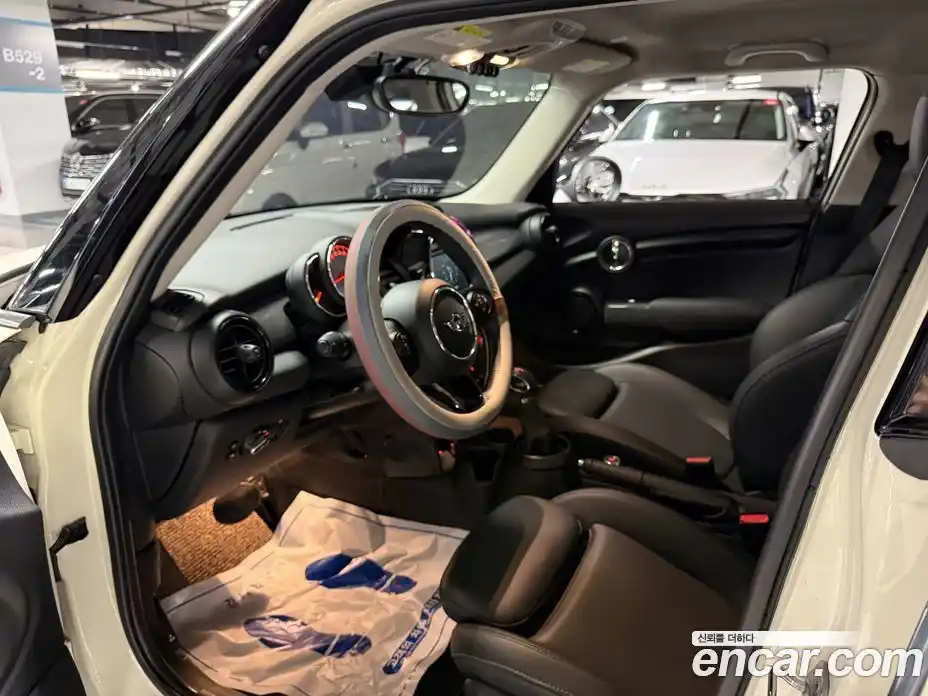 Mini Cooper 2018 1.5 гидро в Москве № 2059722, фото 14
