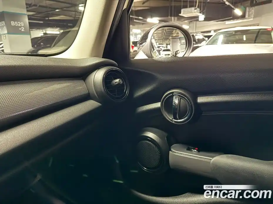 Mini Cooper 2018 1.5 гидро в Москве № 2059722, фото 16