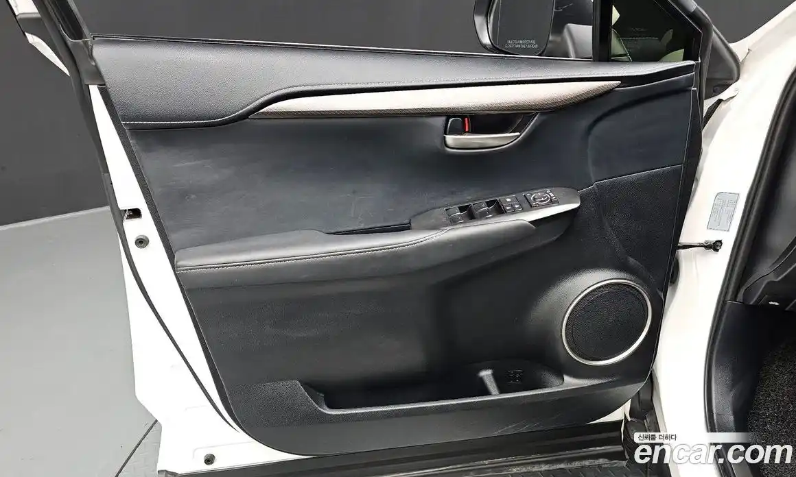 Lexus NX 2016 2.5 гидро в Москве № 2060059, фото 13