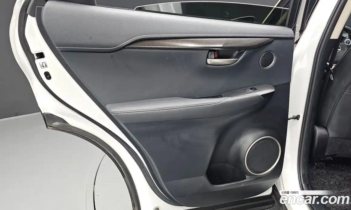 Lexus NX 2016 2.5 гидро в Москве № 2060059, фото 14