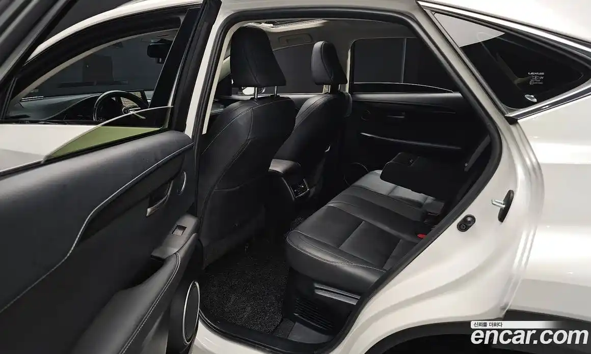 Lexus NX 2016 2.5 гидро в Москве № 2060059, фото 17