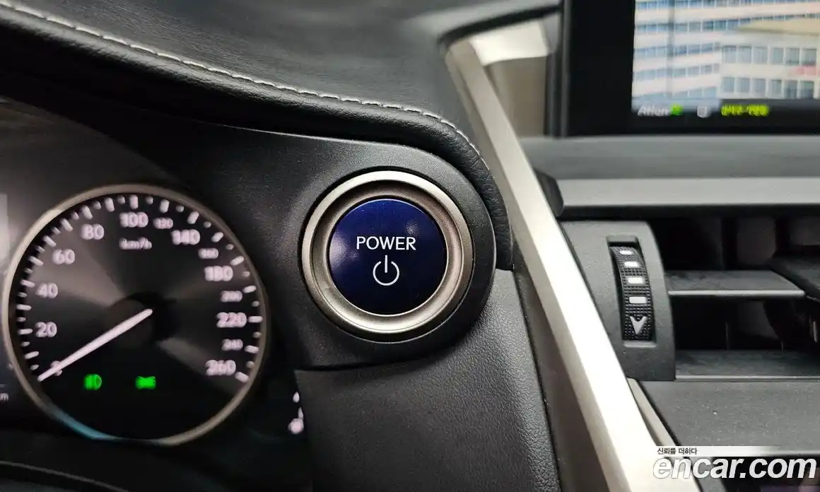 Lexus NX 2016 2.5 гидро в Москве № 2060059, фото 28