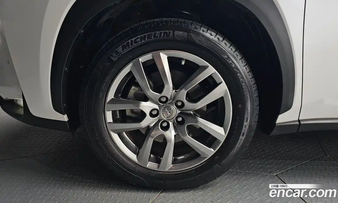 Lexus NX 2016 2.5 гидро в Москве № 2060059, фото 4
