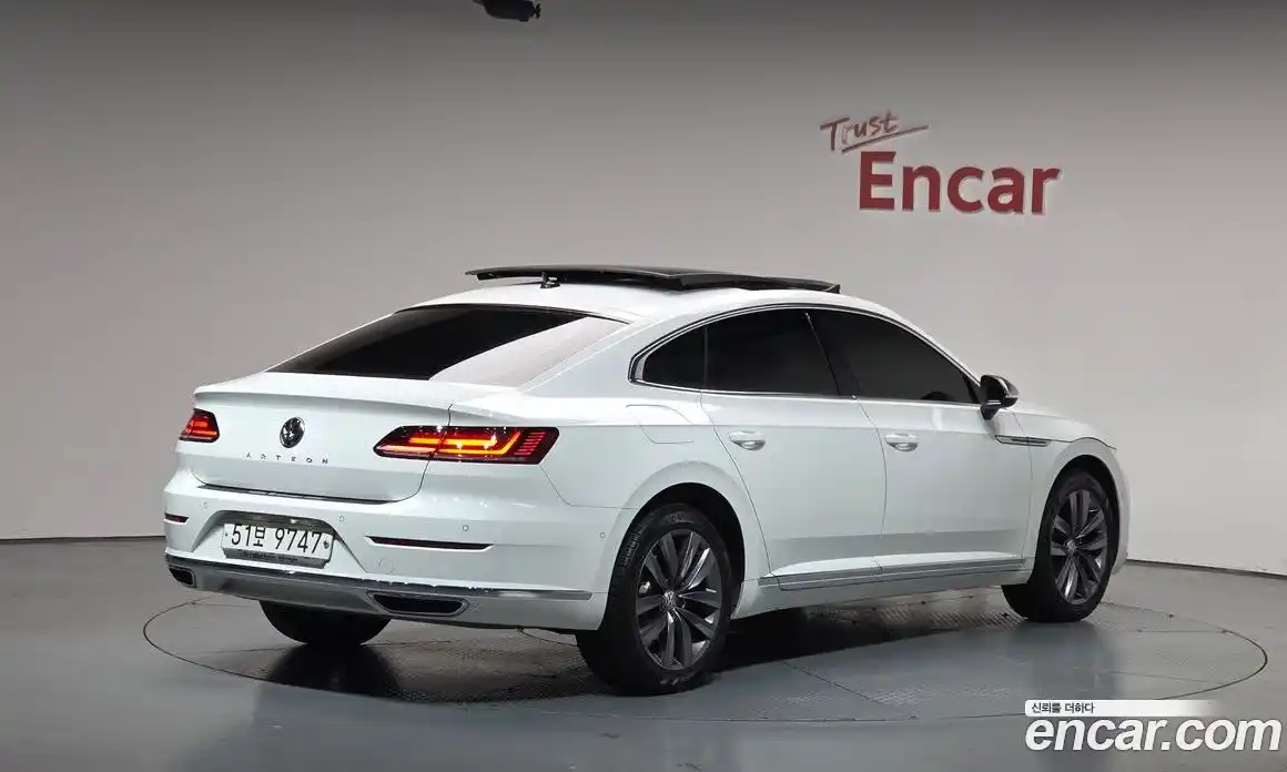 Volkswagen Arteon 2018 2.0 гидро в Москве № 2060420, фото 1
