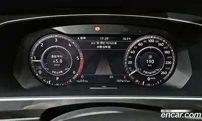 Volkswagen Tiguan 2018 2.0 гидро в Москве № 2060726, миниатюра 11