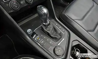 Volkswagen Tiguan 2018 2.0 гидро в Москве № 2060726, миниатюра 12