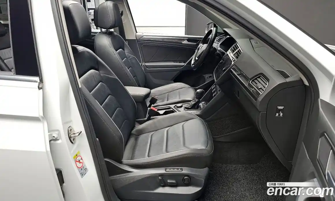 Volkswagen Tiguan 2018 2.0 гидро в Москве № 2060726, фото 13