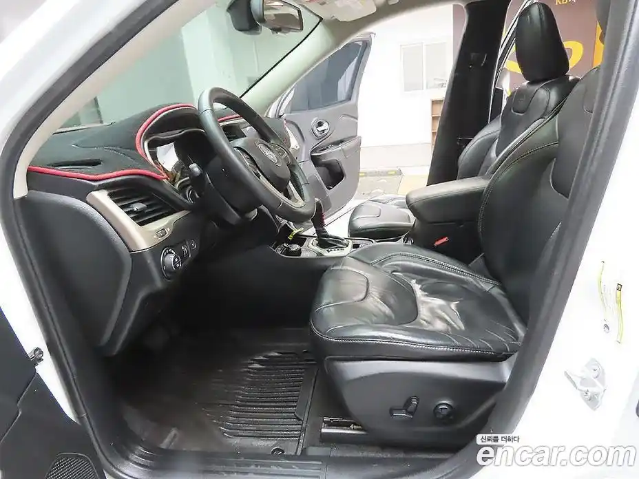 Jeep Cherokee 2015 2.0 гидро в Москве № 2061667, фото 13