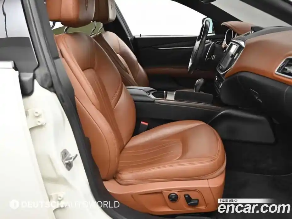 Maserati Ghibli 2015 3.0 гидро, фото 10