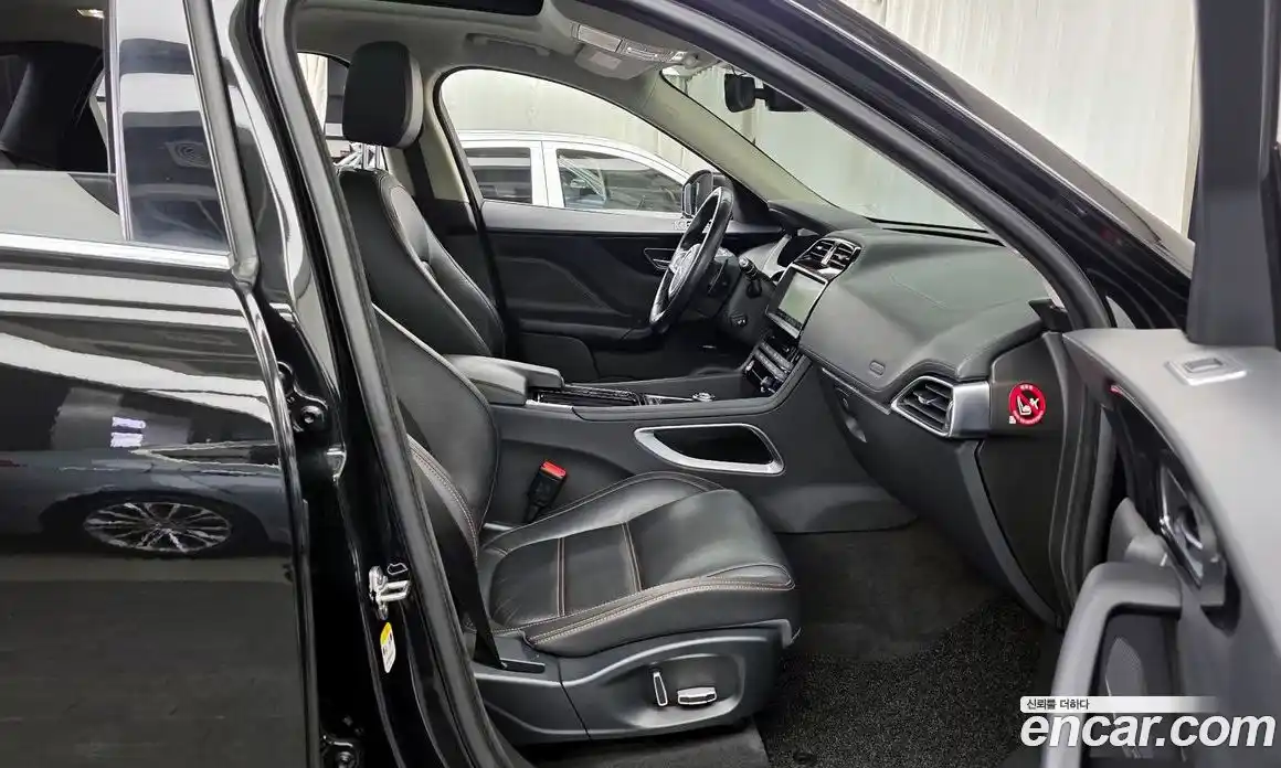 Jaguar F-Pace 2019 2.0 гидро в Москве № 2064656, фото 11