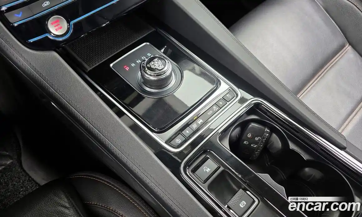 Jaguar F-Pace 2019 2.0 гидро в Москве № 2064656, фото 9