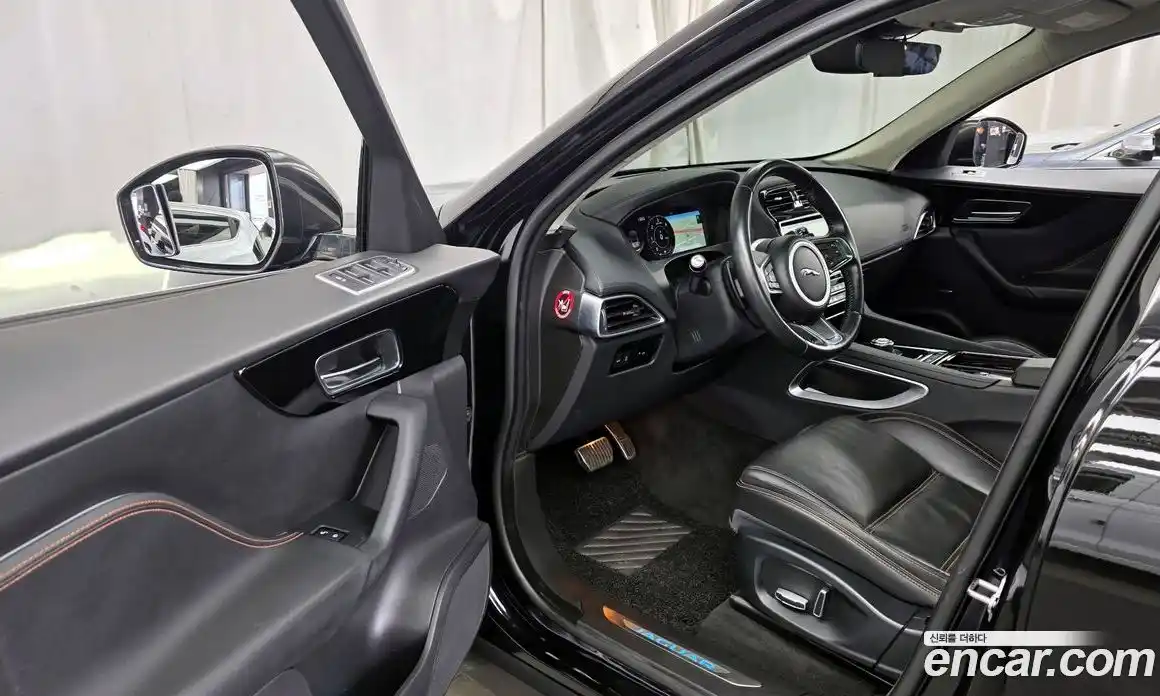 Jaguar F-Pace 2019 2.0 гидро в Москве № 2064656, фото 10