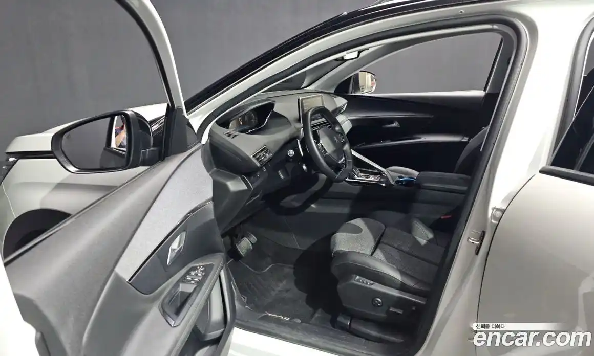 Peugeot 3008 2021 1.5 гидро в Москве, фото 13