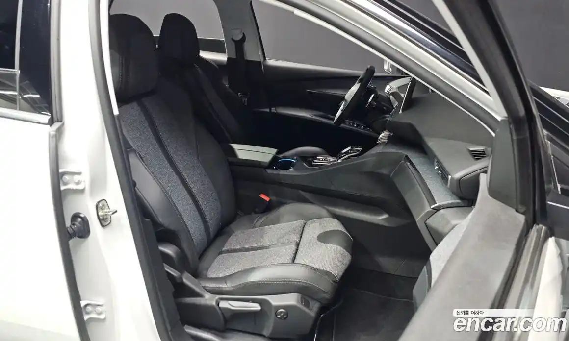 Peugeot 3008 2021 1.5 гидро в Москве, фото 17