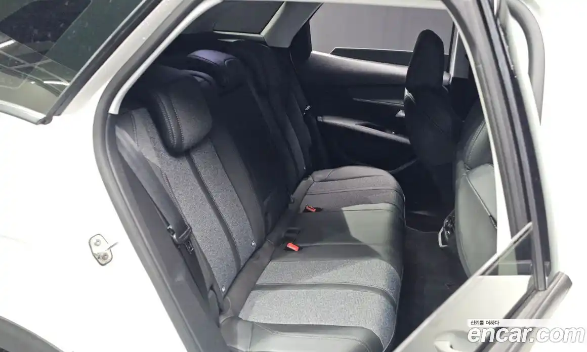 Peugeot 3008 2021 1.5 гидро в Москве, фото 18