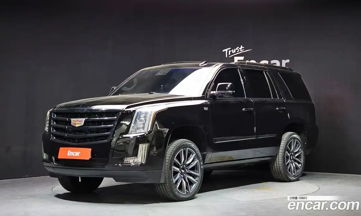 Cadillac Escalade 2018 6.2 гидро в Москве № 2065736, фото 1