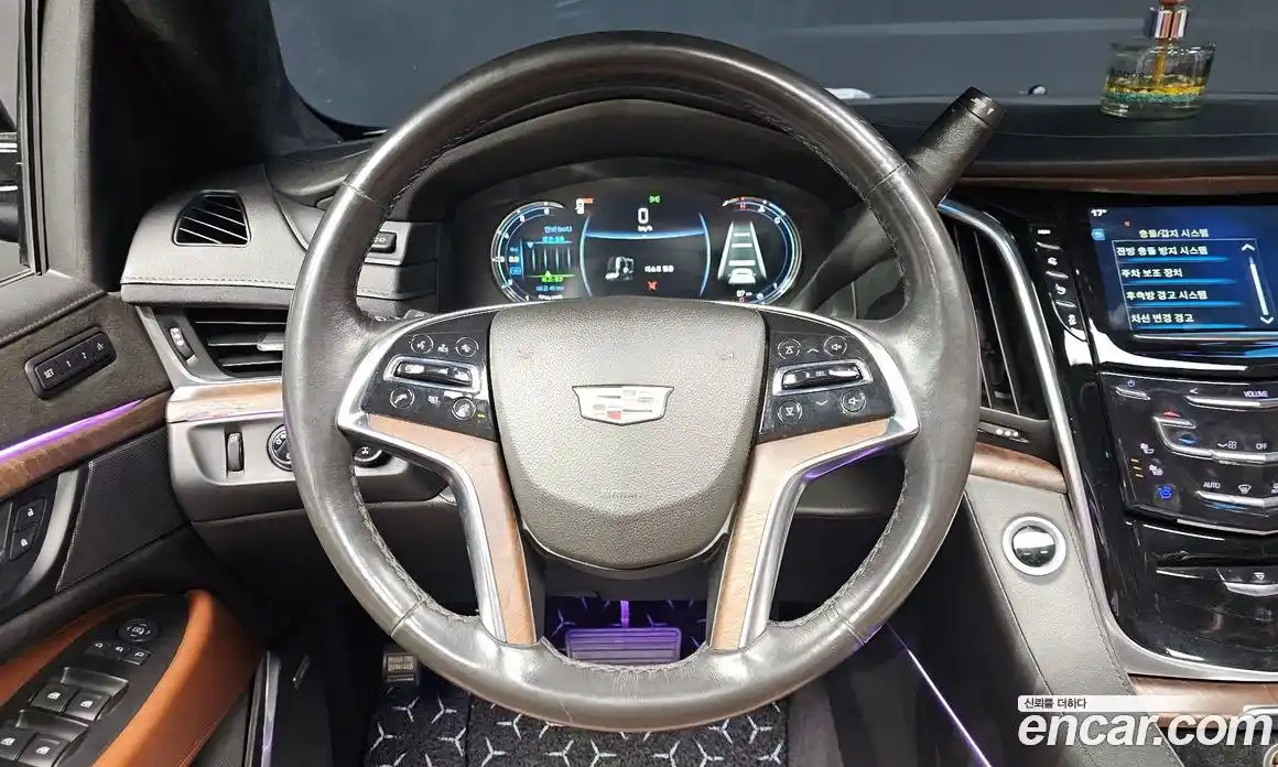 Cadillac Escalade 2018 6.2 гидро в Москве № 2065736, фото 12