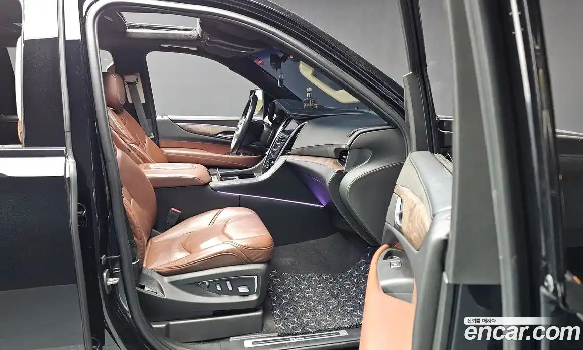 Cadillac Escalade 2018 6.2 гидро в Москве № 2065736, фото 15